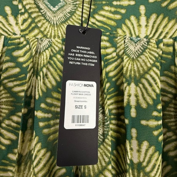 Fashion Nova Camryn Chiffon Flowy Maxi Dress Green Boho Print Size Small - Picture 7 of 8